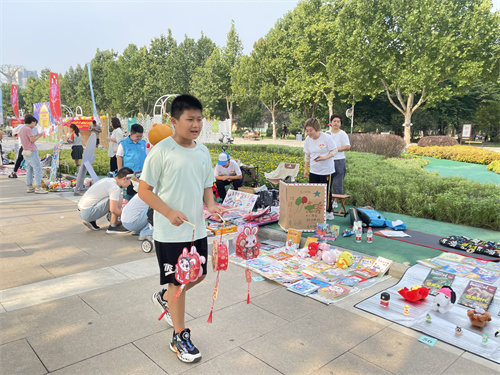 雷竞技RAYBET保定市园林绿化中心首届儿童友好家庭市集“跳蚤市场”开市raybet雷竞技app(图3)